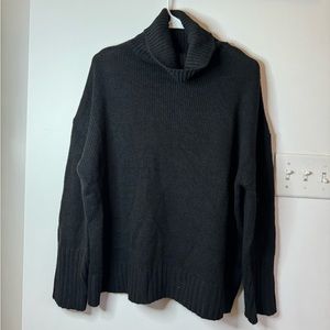 BARELY WORN! Boohoo Turtleneck Sweater